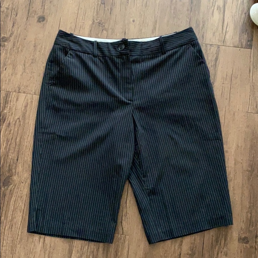 Women’s Capri Striped Dress Pants